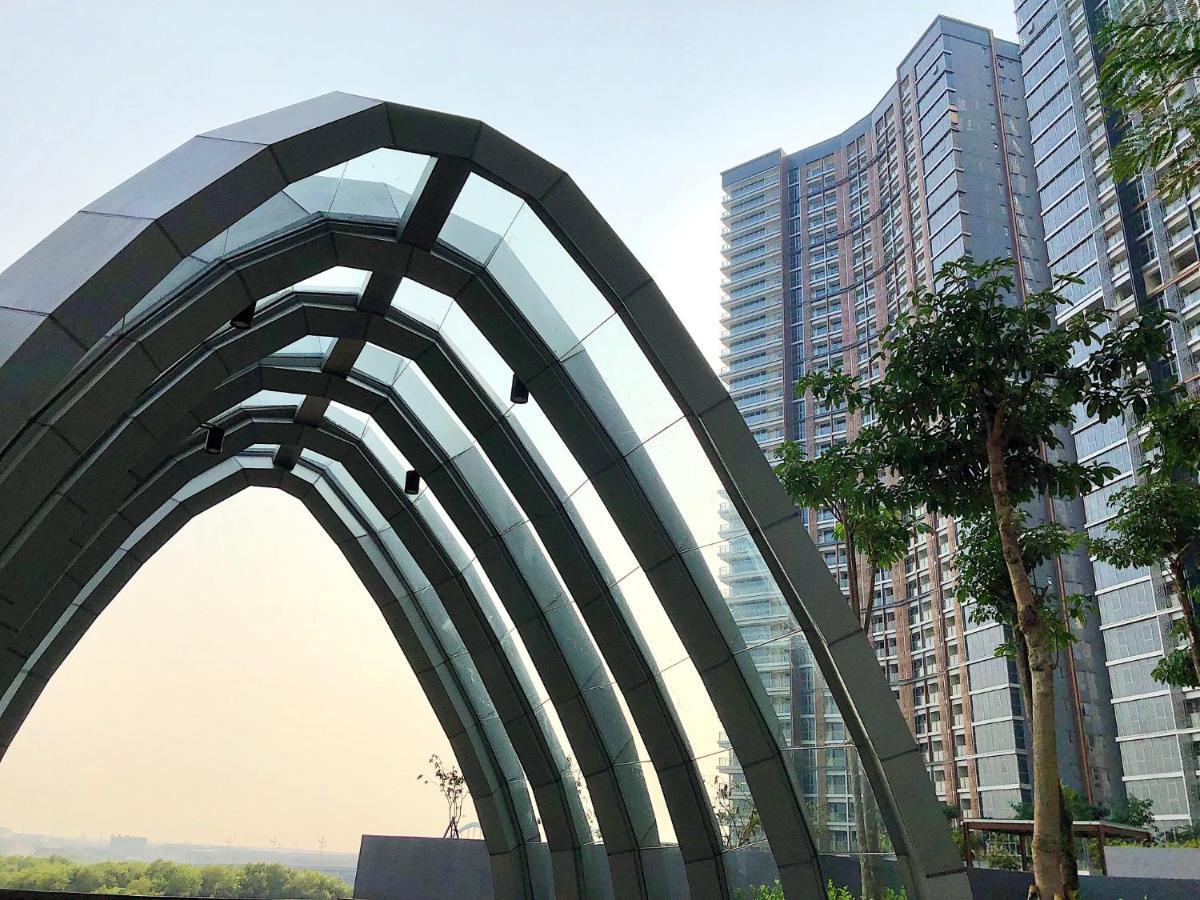 Gold Coast Pik Sea View Apartments By Longesuites Dżakarta Zewnętrze zdjęcie
