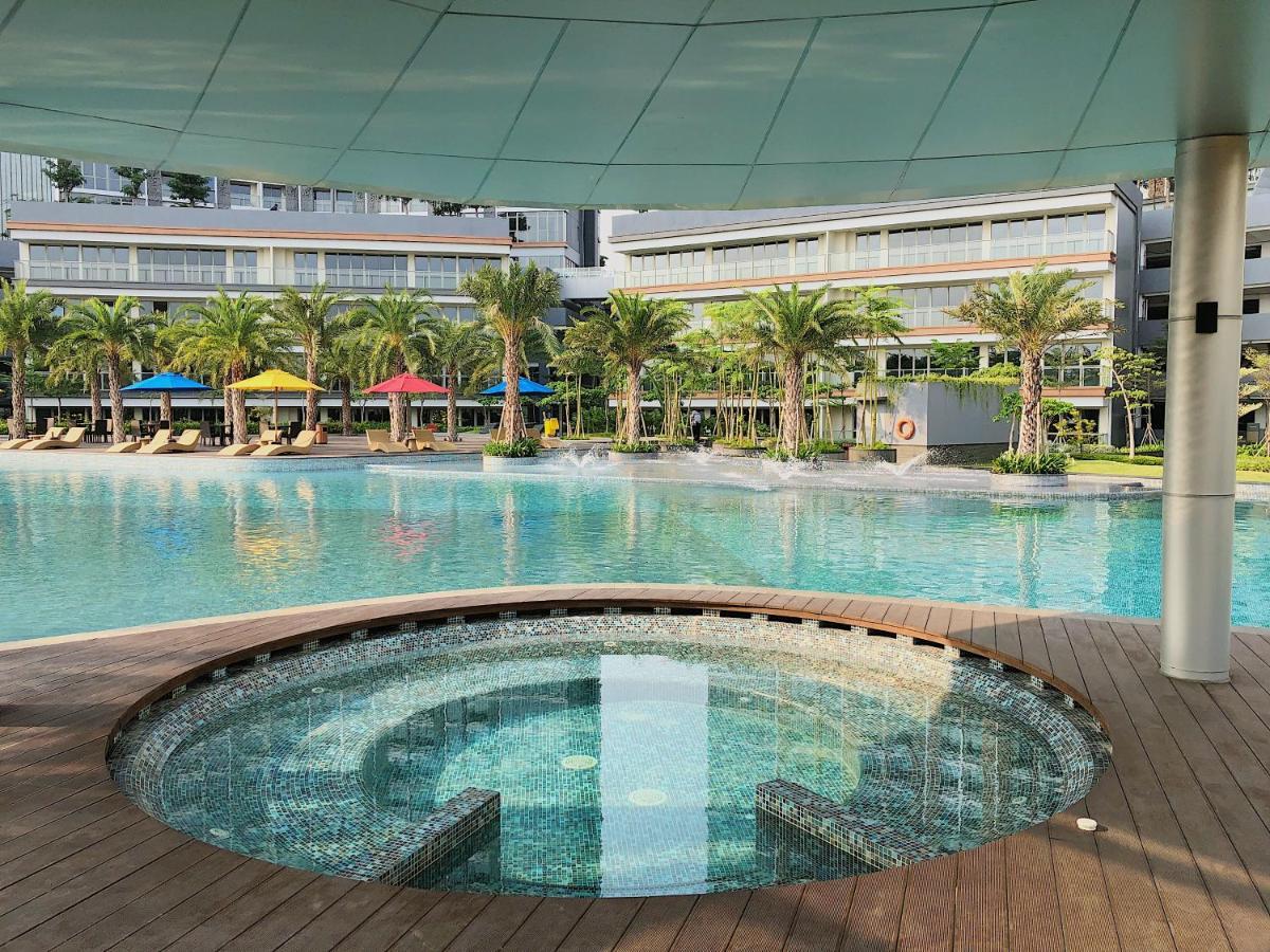 Gold Coast Pik Sea View Apartments By Longesuites Dżakarta Zewnętrze zdjęcie
